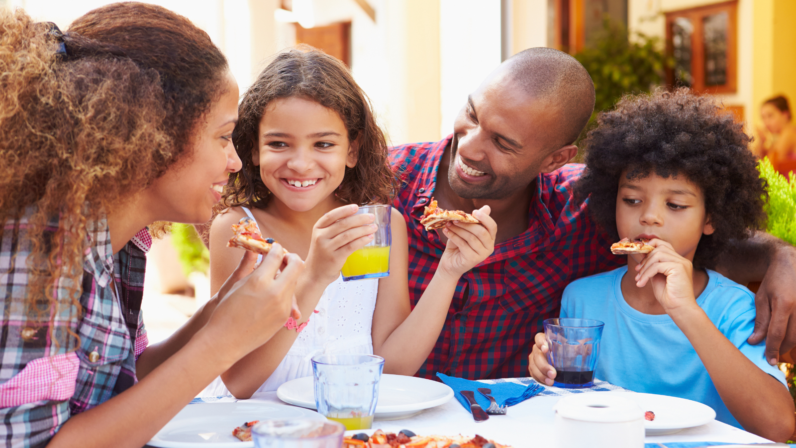 Feeding a Crowd: How Sensio Home's Family Size Air Fryer Makes Meal Prep a Breeze